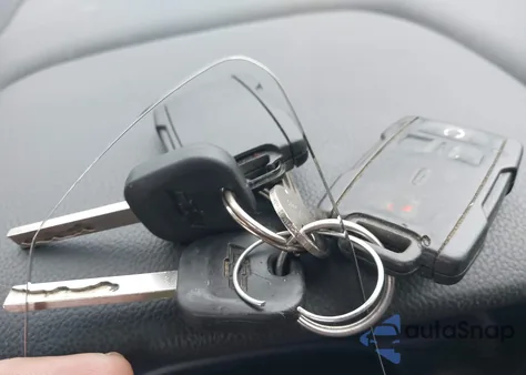 2018 Chevrolet Silverado 1500 2Lt from USA, damaged, VIN 1GCVKREC4JZ123532